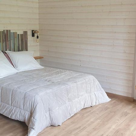 Bed and Breakfast Chez Alexandra Louchats Esterno foto