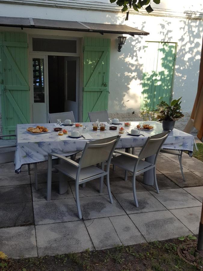 Bed and Breakfast Chez Alexandra Louchats Esterno foto