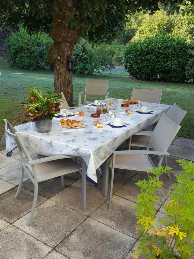 Bed and Breakfast Chez Alexandra Louchats Esterno foto