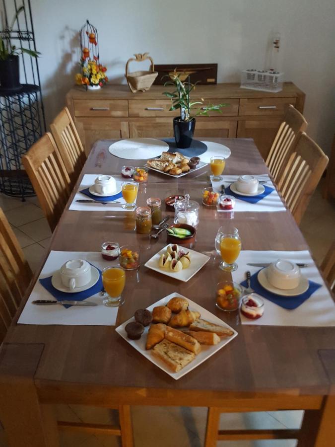 Bed and Breakfast Chez Alexandra Louchats Esterno foto