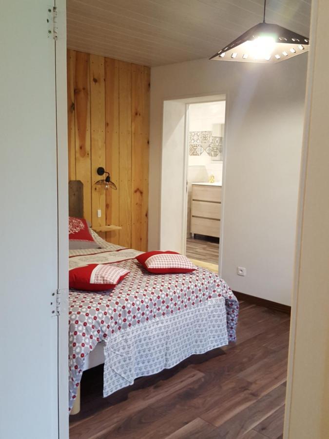 Bed and Breakfast Chez Alexandra Louchats Esterno foto