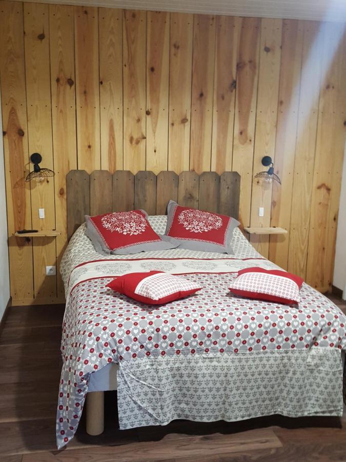 Bed and Breakfast Chez Alexandra Louchats Esterno foto